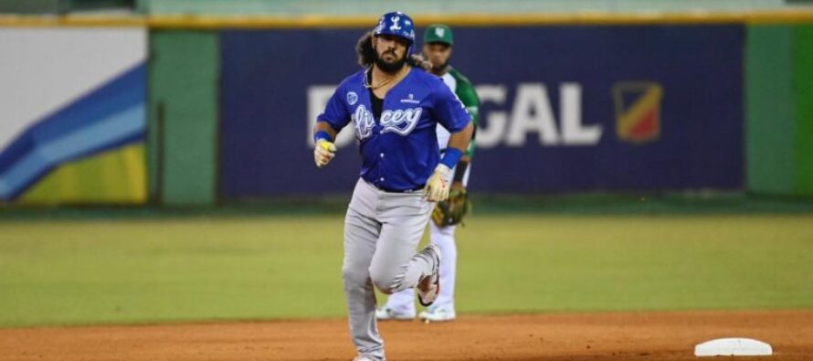 Hall y Alfaro colocan al Licey a una victoria de la corona 23