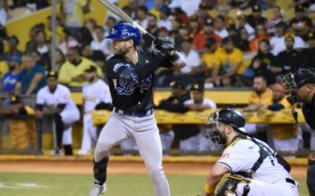 Hall y Barrera lideran a los Tigres a derrotar a las Águilas