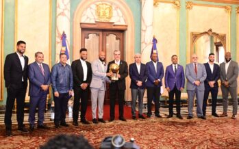 Presidente Abinader recibe a Tigres del Licey, campeones Nacionales y del Caribe