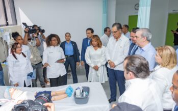 UCE inaugura centro de simulación de salud con la participación del presidente Luis Abinader