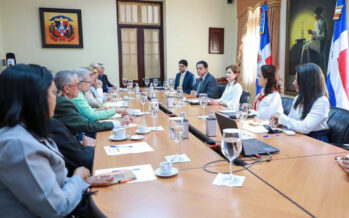 Gobierno y Colegio Médico Dominicano acuerdan extender la tregua y continuar el diálogo