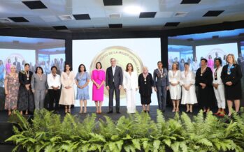 Imponen Medalla al Mérito a 14 dominicanas por su destacada trayectoria