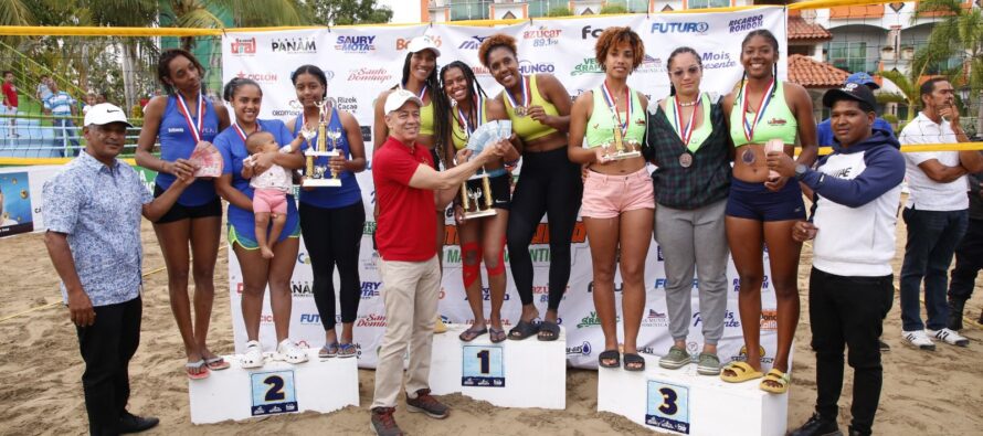 Las auténticas ganan voleibol femenino playero de Hato Mayor