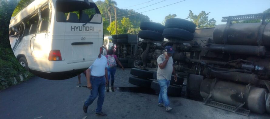 Una patana impacta autobús escolar en Hato Mayor; Reportan fallecidos y heridos
