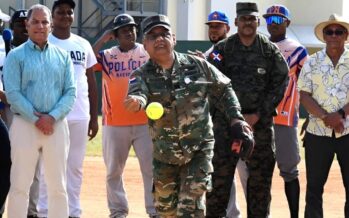 Fedosa reconoce apoyo del mayor general Hernández Olivero al softbol dominicano