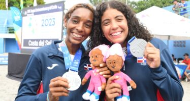 Payano y Almánzar ganan plata en voleibol playa de El Salvador