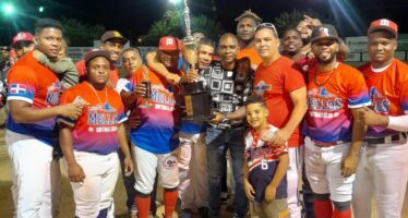 Los Mellos Softball Club ganan el V clásico Alberto Inoa celebrado en Constanza