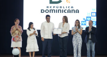 Feria Internacional del Libro recibe certificación como Marca País