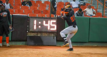 LIDOM inicia aplicación del reloj en el estadio Francisco Micheli