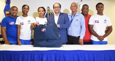 Atletas dominicanos viajan a Caracas para participar en VI Juegos Escolares Centroamericanos y del Caribe