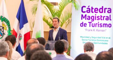 UCE, Grupo Puntacana y Universidad de Valencia realizan Segunda Cátedra de Turismo “Frank Rainieri”