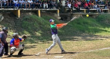 Softbol marca el reinicio de las actividades deportivas universitario