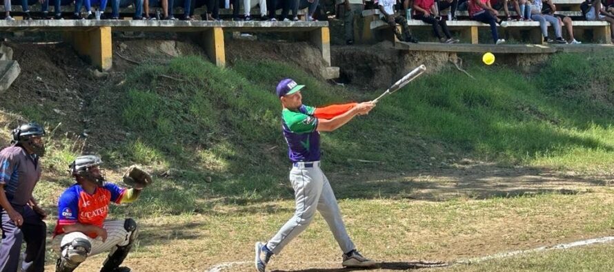 Softbol marca el reinicio de las actividades deportivas universitario