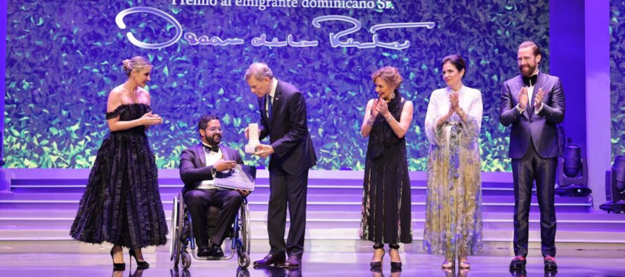 Mirex entrega el premio Sr. Oscar de la Renta al dominicano líder comunitario en NY Quemuel Arroyo