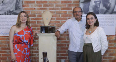 Manos Dominicanas presenta nueva colección joyas de larimar “Inicio”