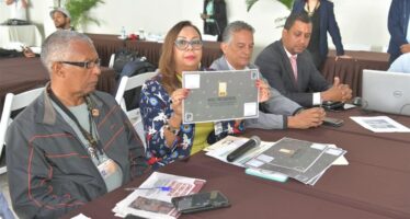JCE y organizaciones políticas concluyen revisión de boletas para elecciones de mayo