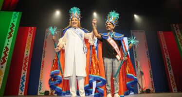 Jatnna Tavárez y el diseñador Luis Rivas son los reyes del Desfile Nacional de Carnaval 2024