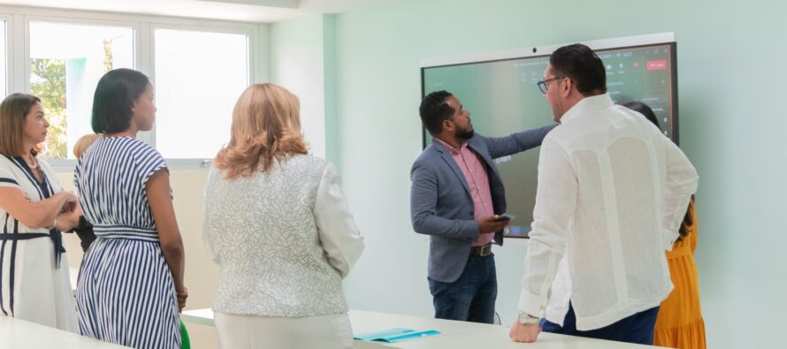 UCE inaugura modernas áreas para la Facultad Ciencias de la Salud y Posgrado