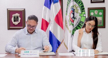 UCE firma convenio de colaboración con RK Power Generator