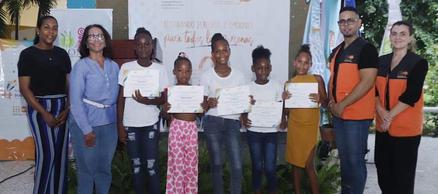 CONANI y UNFPA certifican a 390 niñas, niños y adolescentes con iniciativa Fabricando Sueños