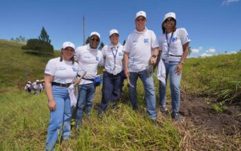 Voluntarios de Banco Popular siembran 4,300 árboles en Plan Sierra